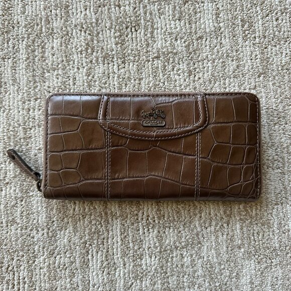 Coach Textured Leather Wallet - Picture 1 of 4
